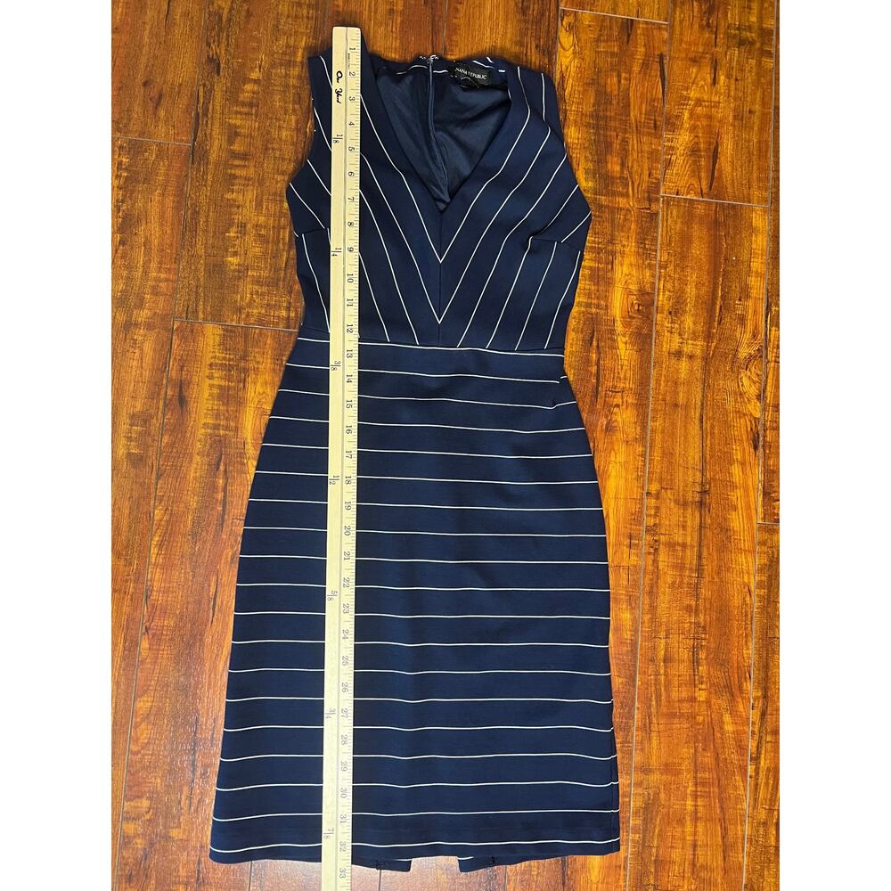 Banana Republic Sleeveless VNeck Sheath Dress Women Petite 0P Navy White Striped - Picture 3 of 7
